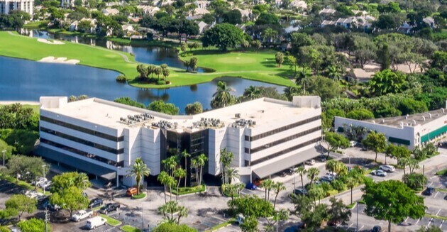 7777 Glades Rd, Boca Raton, FL à louer - Photo du bâtiment - Image 2 de 13