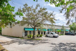 Plus de détails pour 1076 Business Ln, Naples, FL - Local d'activités à louer