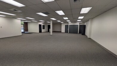 4002-4014 148th Ave NE, Redmond, WA for lease Interior Photo- Image 2 of 9