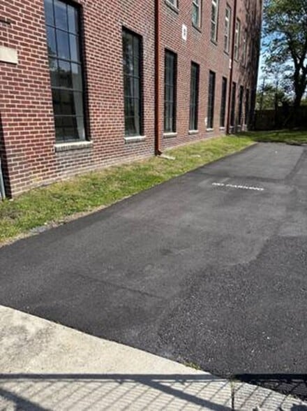 513 W 34th St, Norfolk, VA for lease - Building Photo - Image 2 of 4