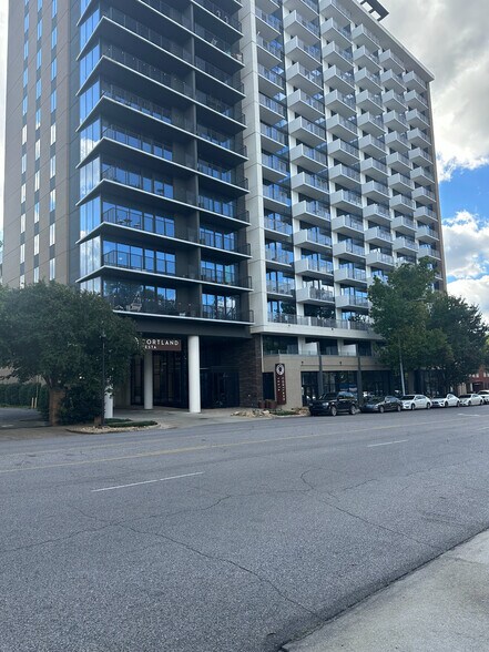 2173 Highland Ave S, Birmingham, AL à louer - Photo du bâtiment - Image 3 de 16