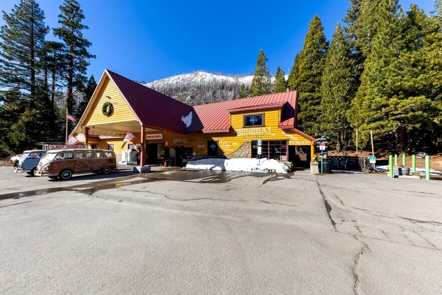 17481 Highway 50, Twin Bridges, CA à vendre - Photo du bâtiment - Image 3 de 78