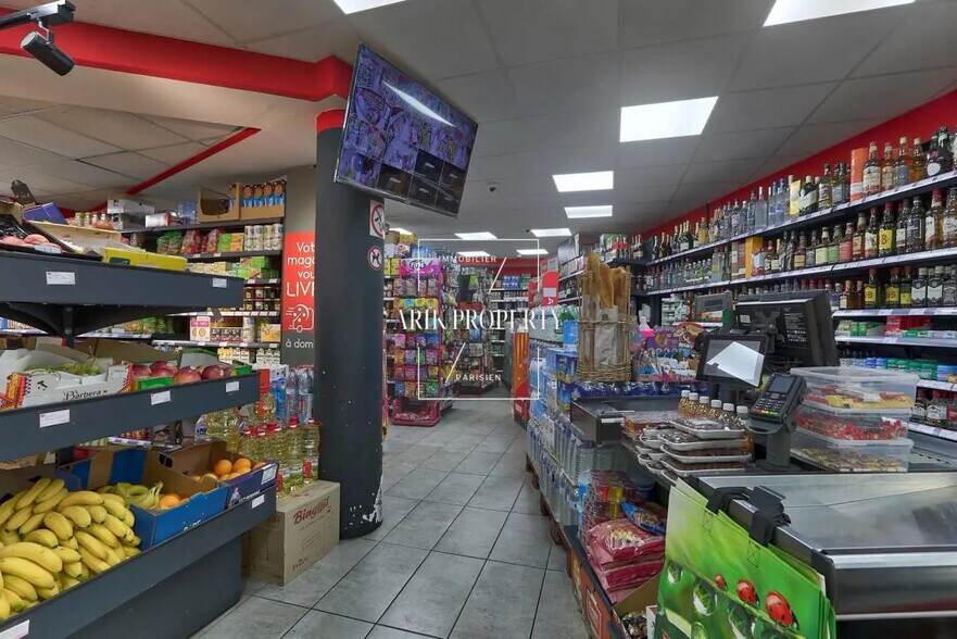 Retail in Montreuil for sale - Building Photo - Image 2 of 3