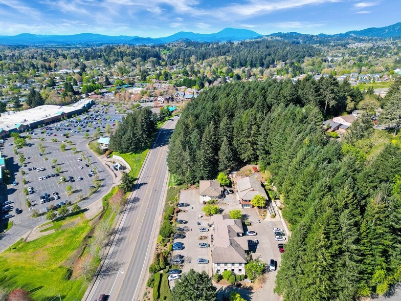 2601-2605 NW Rolling Green Dr, Corvallis, OR à louer - Photo du bâtiment - Image 2 de 11