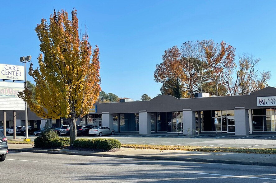 3301-3319 W Mercury Blvd, Hampton, VA for lease - Building Photo - Image 1 of 5