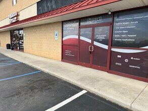 3956 S Main St, Blacksburg, VA à louer Photo du bâtiment- Image 2 de 2