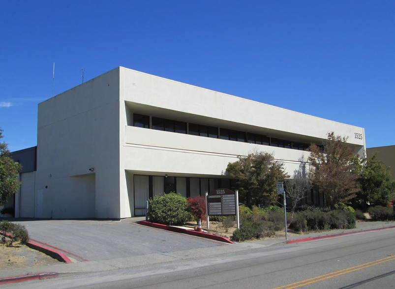 1525 Francisco Blvd E, San Rafael, CA à vendre - Photo du bâtiment - Image 1 de 1