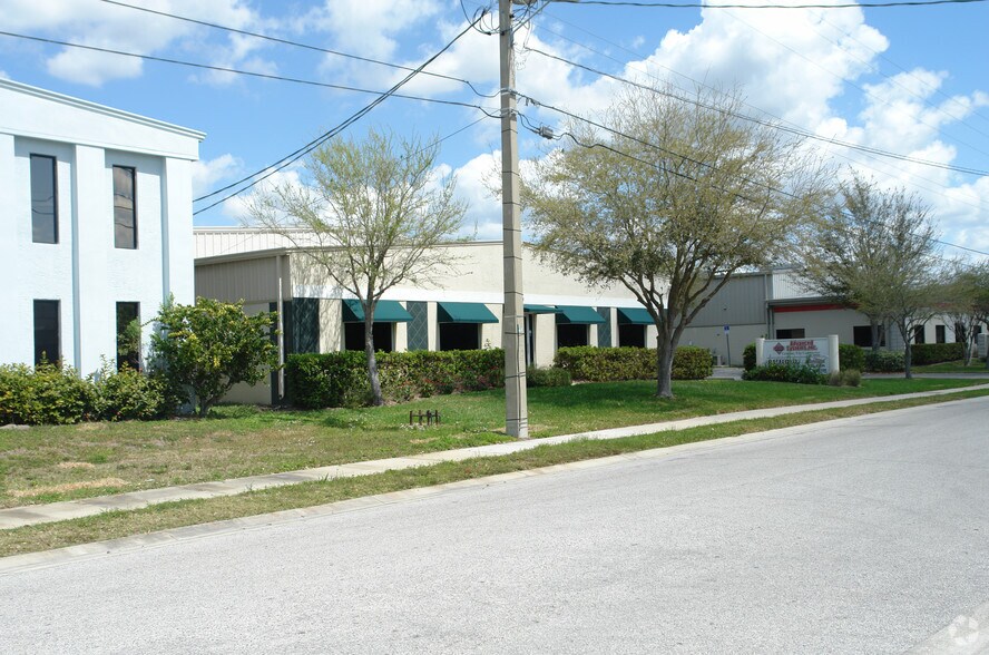330 Mears Blvd, Oldsmar, FL à vendre - Photo du bâtiment - Image 2 de 21