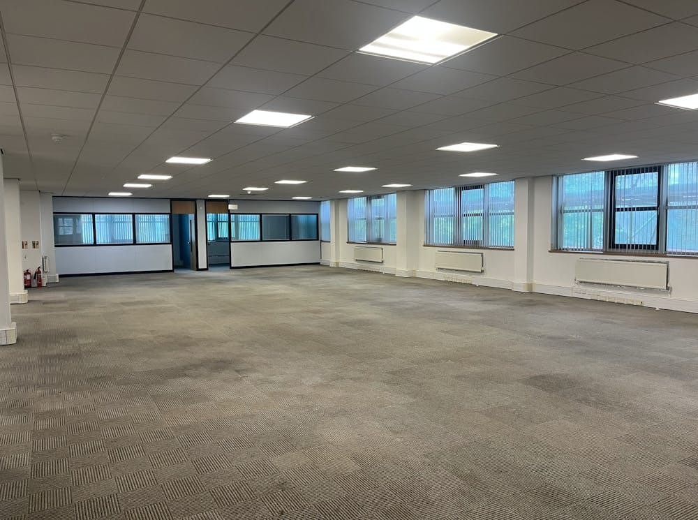 29 Newport Rd, Cardiff for lease Interior Photo- Image 1 of 4