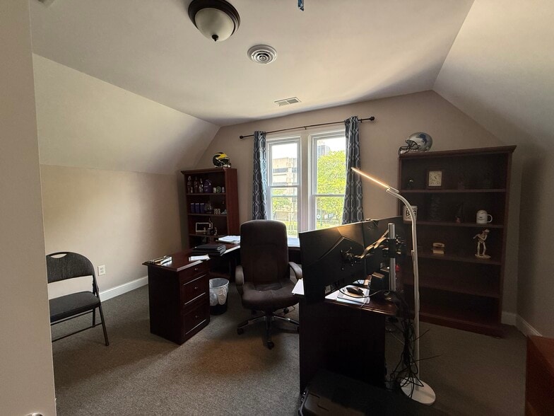 34905 E Michigan Ave, Wayne, MI à vendre - Photo intérieure - Image 2 de 7