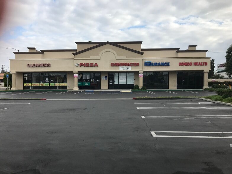 5802-5818 Bellflower Blvd, Lakewood, CA for lease - Primary Photo - Image 1 of 3