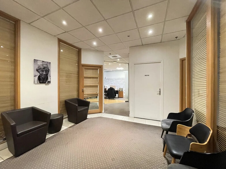 Bureau dans Paris à vendre - Hall d’entrée - Image 2 de 6
