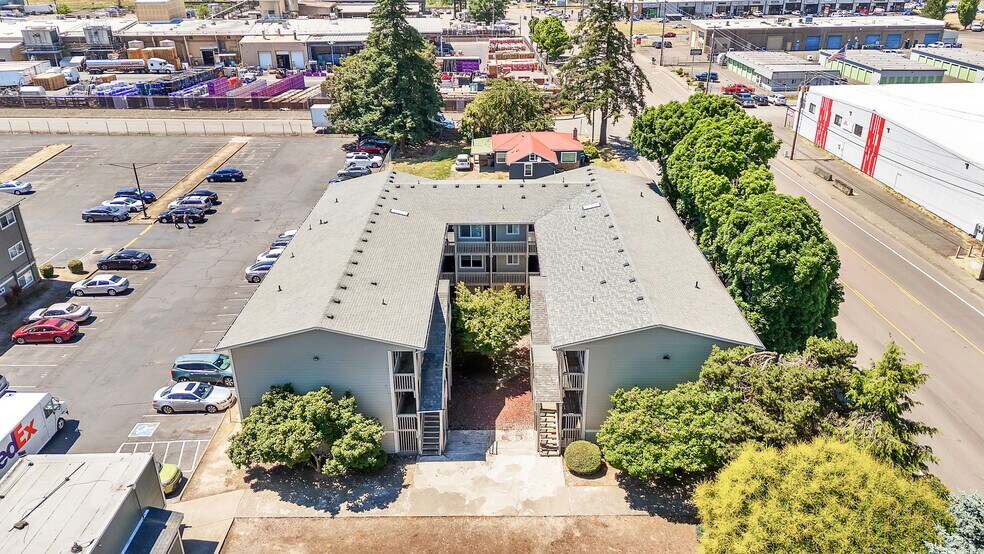 2520 Hyacinth St NE, Salem, OR à vendre - Photo du bâtiment - Image 3 de 43