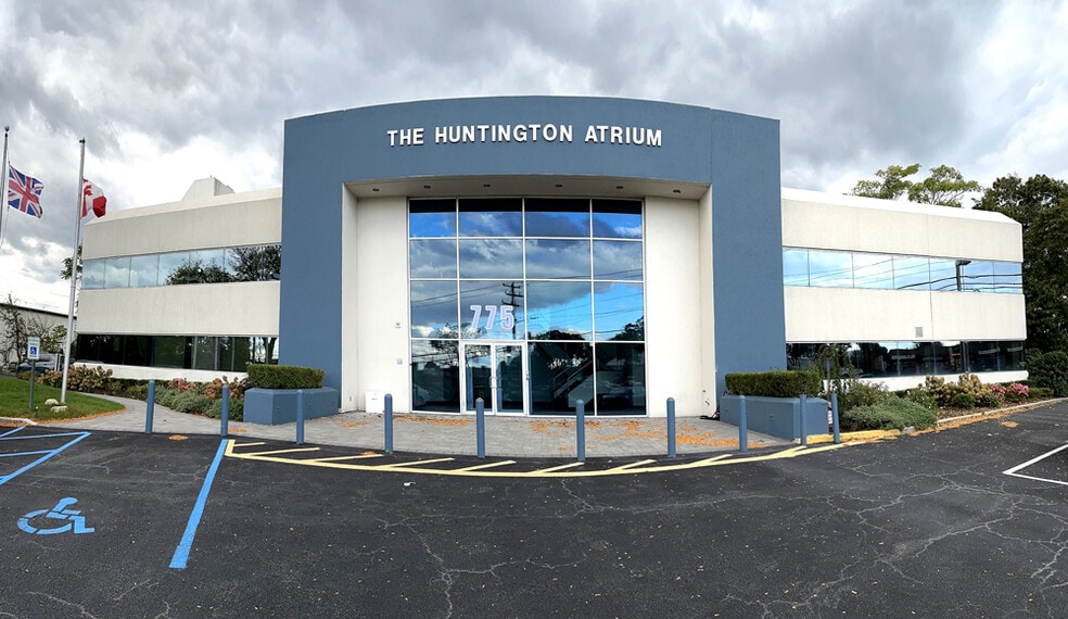 775 Park Ave, Huntington, NY for lease - Building Photo - Image 2 of 8