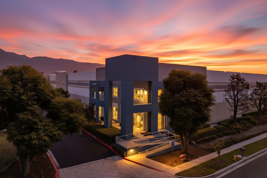 11246 Jersey Blvd, Rancho Cucamonga, CA à louer - Photo du bâtiment - Image 2 de 8