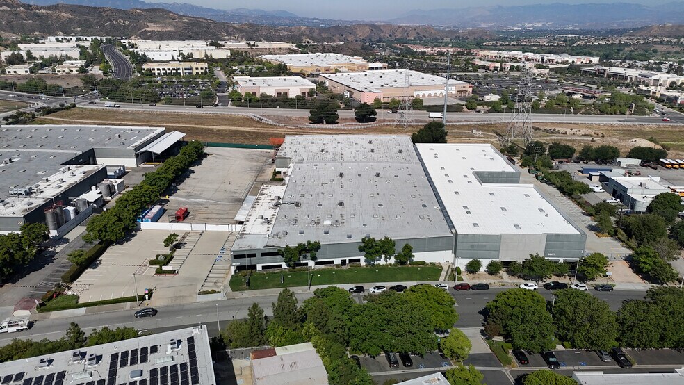 26455 Ruether Ave, Valencia, CA for lease - Building Photo - Image 3 of 12