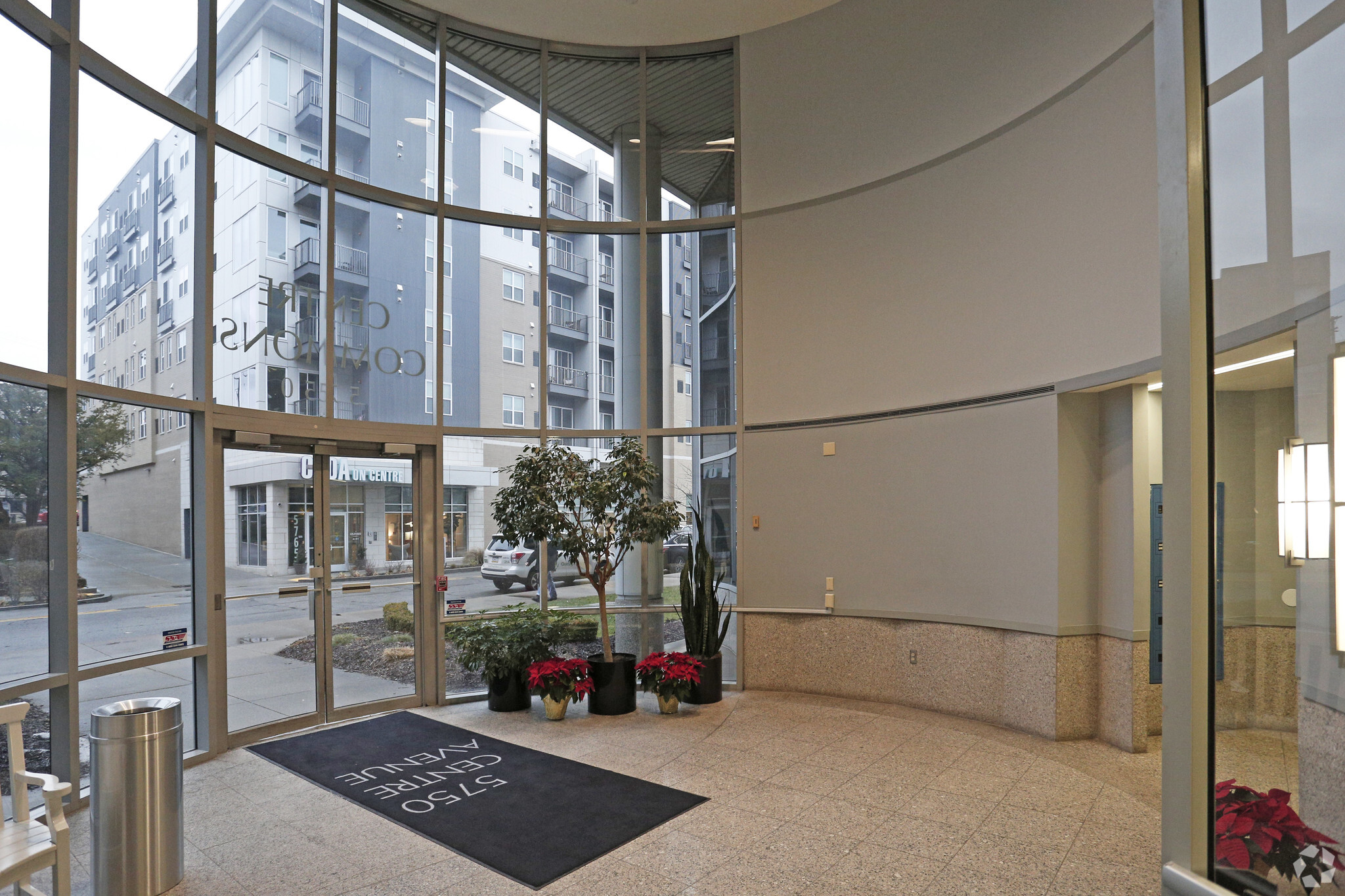 5750 Centre Ave, Pittsburgh, PA for sale Lobby- Image 1 of 1