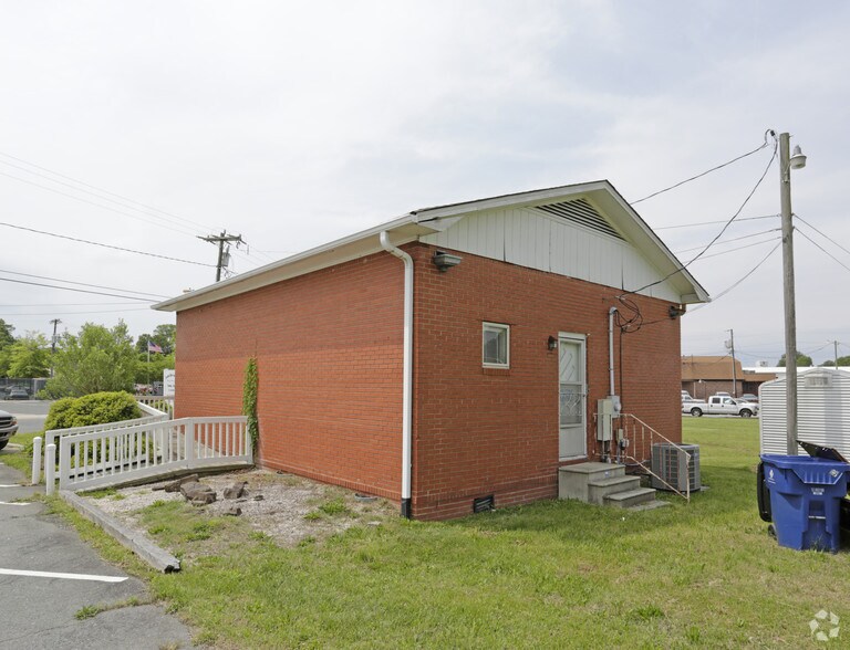 112 W Main St, Marshville, NC à louer - Photo du bâtiment - Image 3 de 4