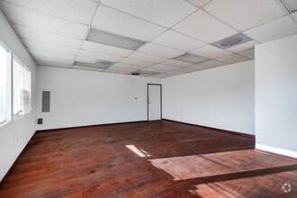 1241 S Fairfax Ave, Los Angeles, CA for lease Interior Photo- Image 2 of 4