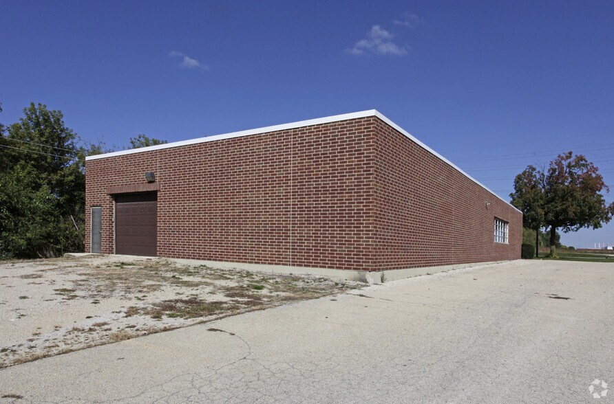 33W461 Roosevelt Rd, West Chicago, IL à vendre - Photo du bâtiment - Image 3 de 5