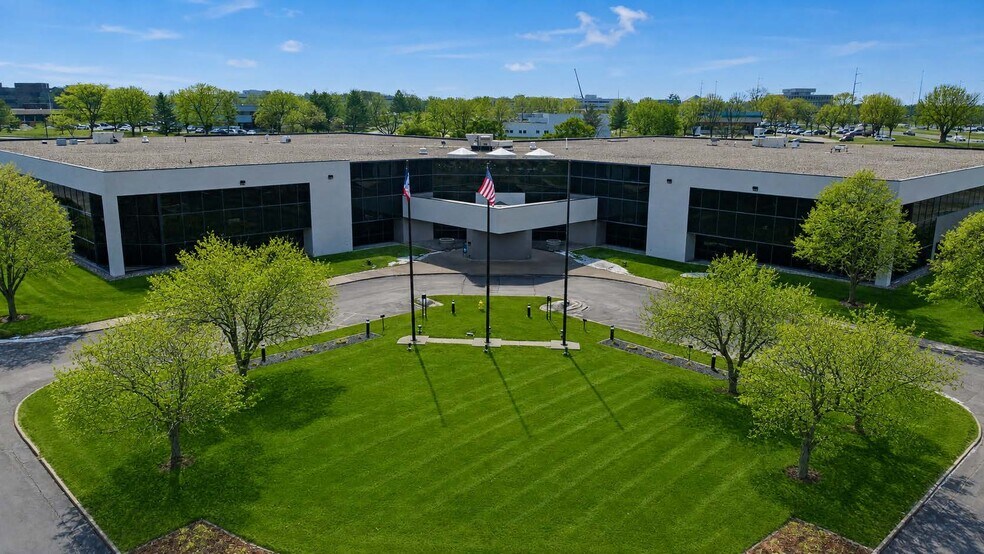 4900 University Ave, West Des Moines, IA for lease - Building Photo - Image 1 of 6