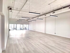 251-253 Fifth Ave, New York, NY for lease Interior Photo- Image 2 of 5