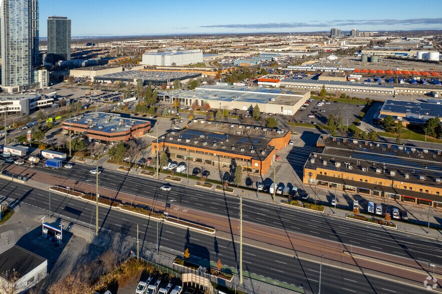 23 Mccleary Ct, Vaughan, ON à vendre - Aérien - Image 3 de 3