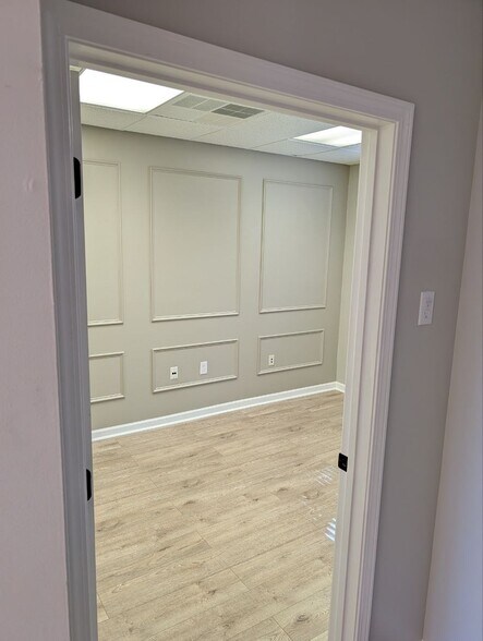 10021 Park Cedar Dr, Charlotte, NC à louer - Photo du bâtiment - Image 2 de 24