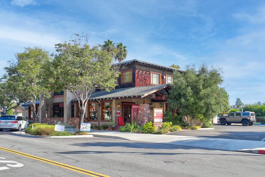 155 El Camino Real, Tustin, CA à louer - Photo du bâtiment - Image 3 de 50