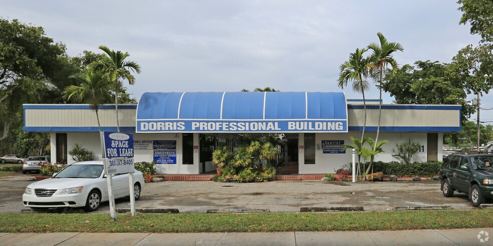 311 NE 8th St, Homestead, FL à louer - Photo du bâtiment - Image 3 de 4