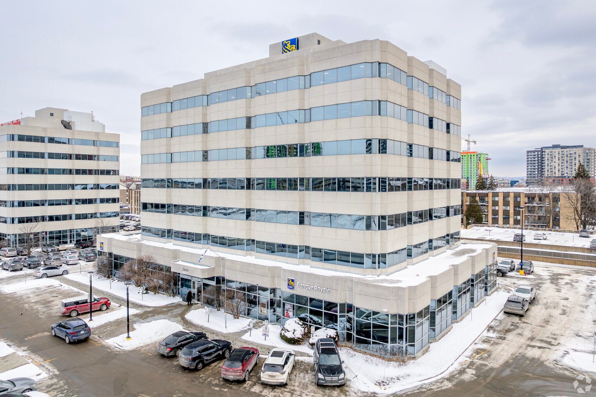 3100 Boul Le Carrefour, Laval, QC for sale Primary Photo- Image 1 of 1