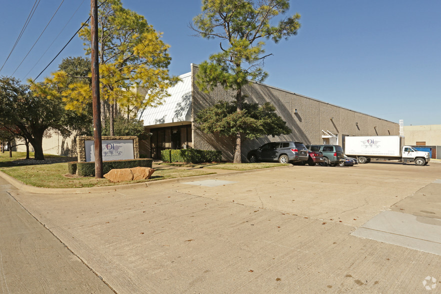 3701 La Reunion Pky, Dallas, TX for lease - Building Photo - Image 2 of 6