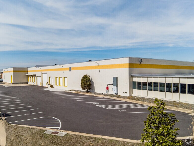 6608-6610 Electronic Dr, Springfield, VA à louer - Photo du bâtiment - Image 2 de 18