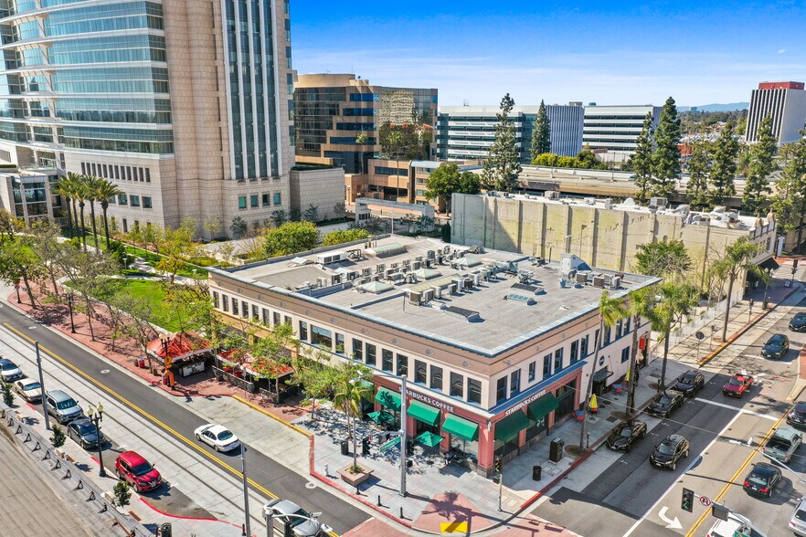 400 N Broadway, Santa Ana, CA à louer - Photo du bâtiment - Image 3 de 3