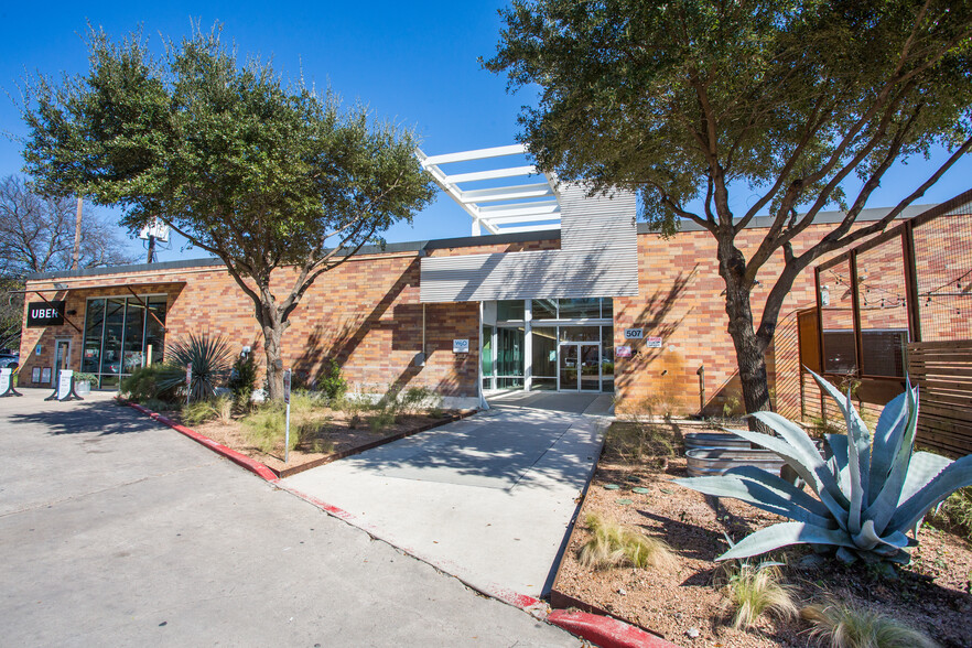 507 E Calles St, Austin, TX for lease - Building Photo - Image 1 of 4