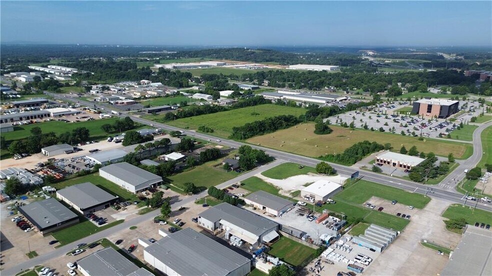 120 Commercial Ave, Lowell, AR for sale - Building Photo - Image 3 of 27