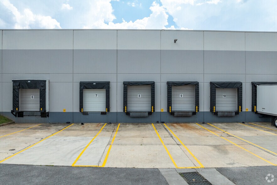 8257 Patuxent Range Rd, Jessup, MD à louer - Photo du bâtiment - Image 2 de 5