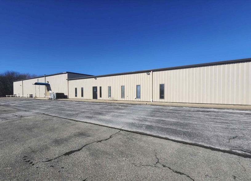 4201 Ilberry Rd, Mount Vernon, IL for lease - Building Photo - Image 1 of 4