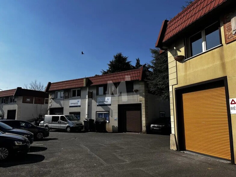 Flex dans Massy à louer - Photo du bâtiment - Image 1 de 18