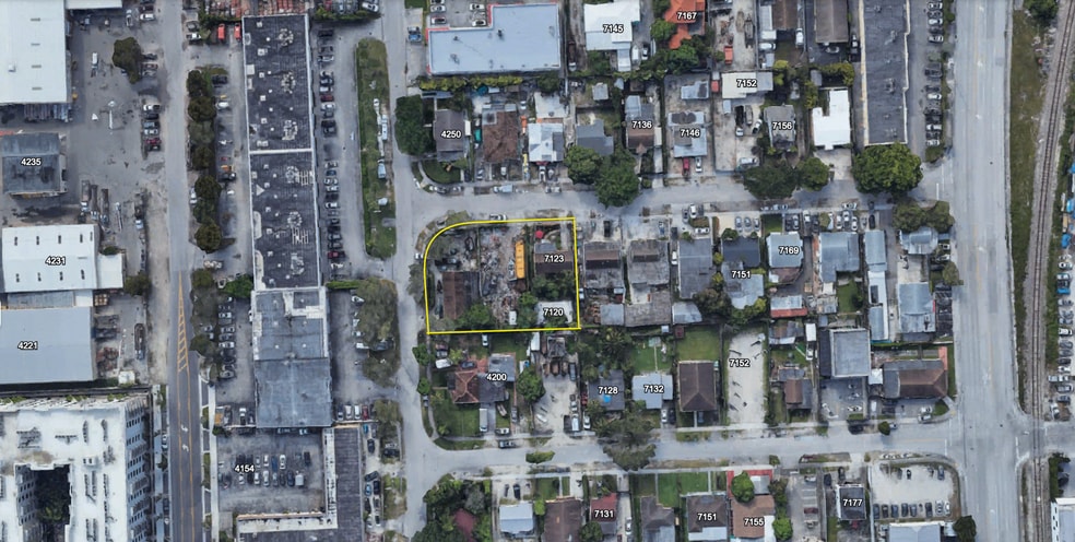 4220 SW 71st Ave, Miami, FL for sale - Building Photo - Image 2 of 6