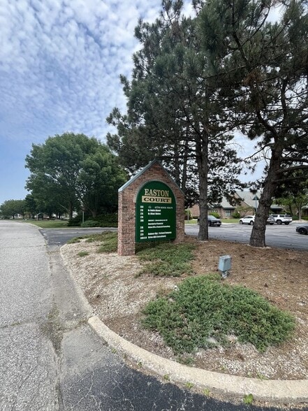 270 E 90th Dr, Merrillville, IN à vendre - Photo du bâtiment - Image 3 de 12