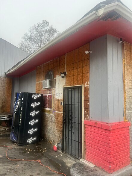 3727 E 18th St, Kansas City, MO for sale - Primary Photo - Image 1 of 5