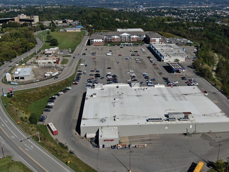1800 Mckees Rocks Rd, McKees Rocks, PA à louer - Photo du bâtiment - Image 2 de 3