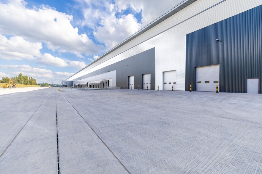 406 Severn Rd, Bristol for sale - Building Photo - Image 3 of 12