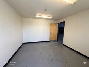 20802-20810 Sockeye Pl, Bend, OR for lease Interior Photo- Image 2 of 8