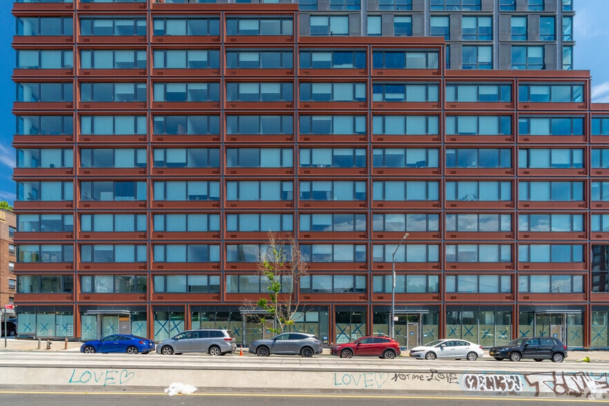 737 4th Ave, Brooklyn, NY for lease - Building Photo - Image 2 of 3