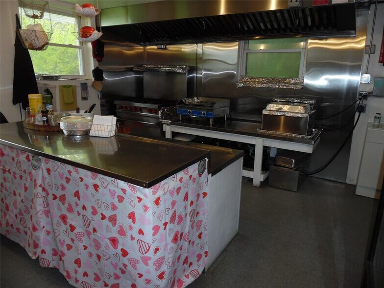 14 Dr Duggan Rd, Bethel, NY à vendre - Photo intérieure - Image 3 de 5