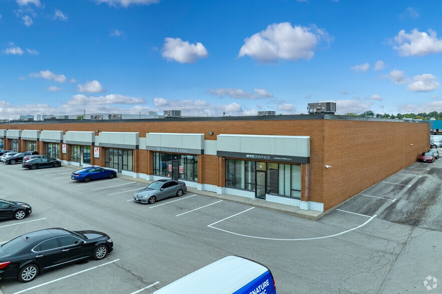 20 Steelcase Rd W, Markham, ON à louer - Photo du bâtiment - Image 2 de 4