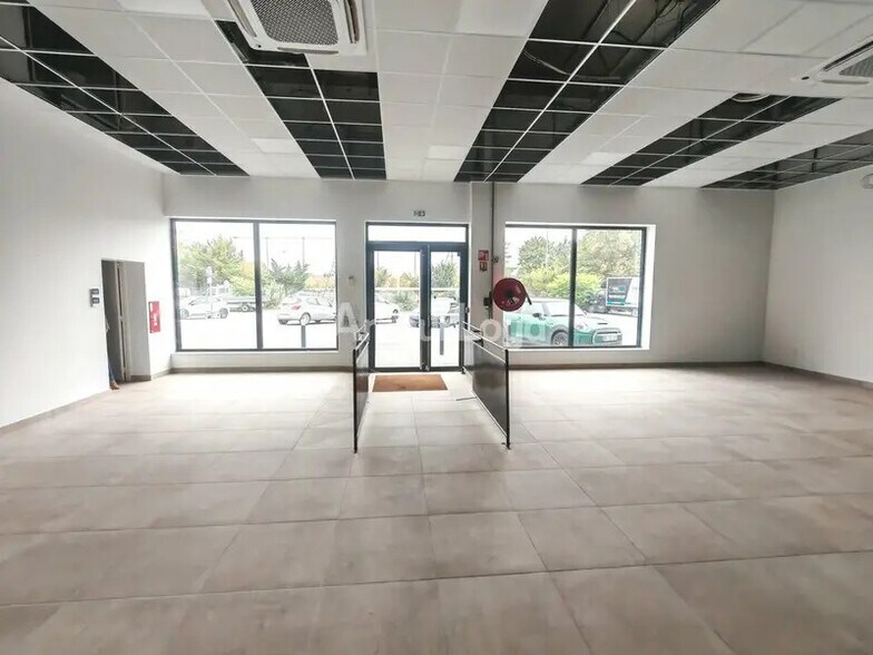 Flex in Reims for lease - Lobby - Image 2 of 7