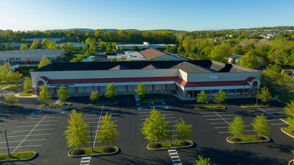 204 Shoemaker Rd, Pottstown, PA à louer - Photo principale - Image 1 de 13